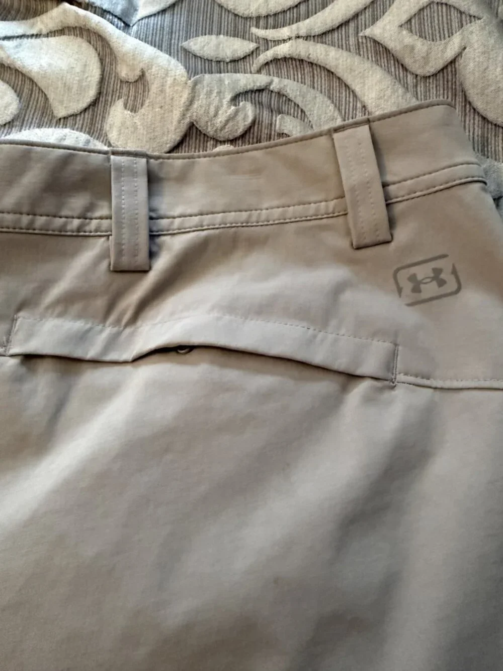 Under Armour Fish Pro Hunter 2.0 Cargo Shorts Size 40 Khaki Tan Pockets UPF 50+ - Picture 6 of 12